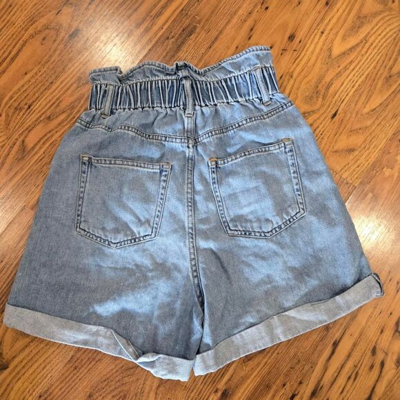 H&M Women's Denim High Waisted Shorts - Picture 2 of 3